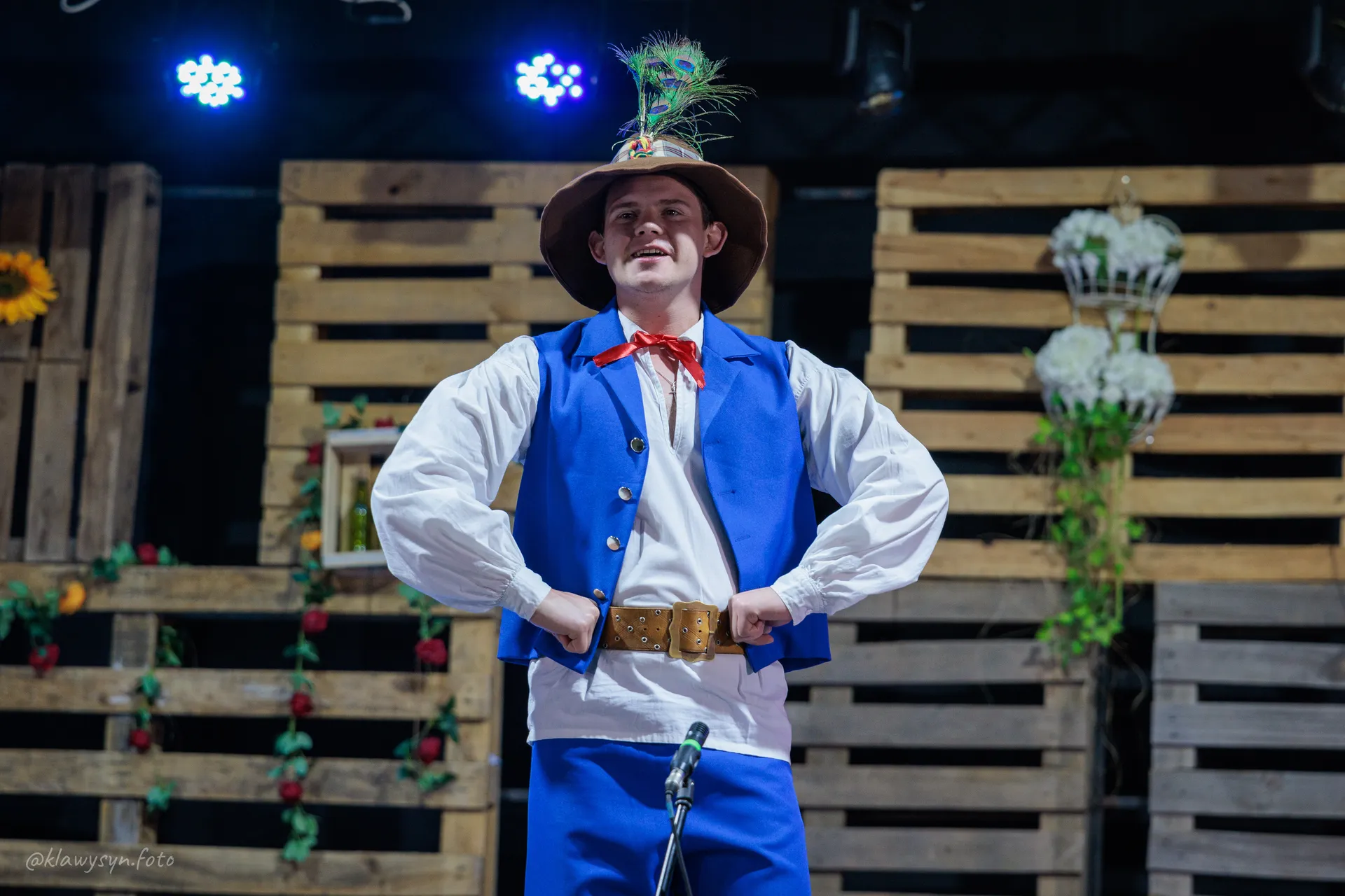 tancerz w stroju krośnieńskim