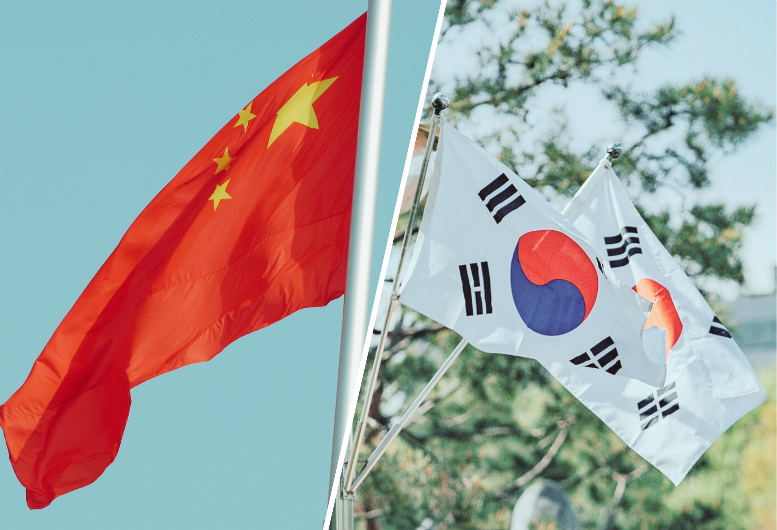 Po lewej stronie flaga Chin, a po prawej stronie flaga Korei Południowej/The flag of China on the left and the flag of South Korea on the right