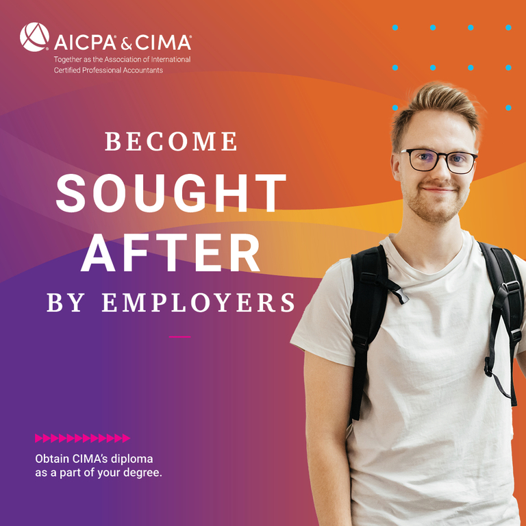 Uśmiechnięty student