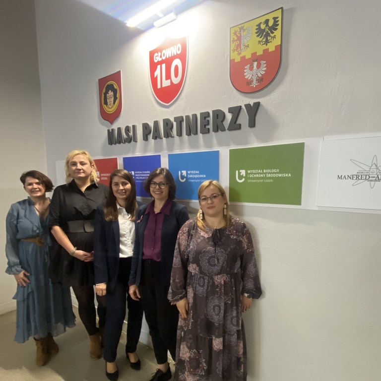 nauczycielki z LO Głowno i przedstawicielka WZ UŁ