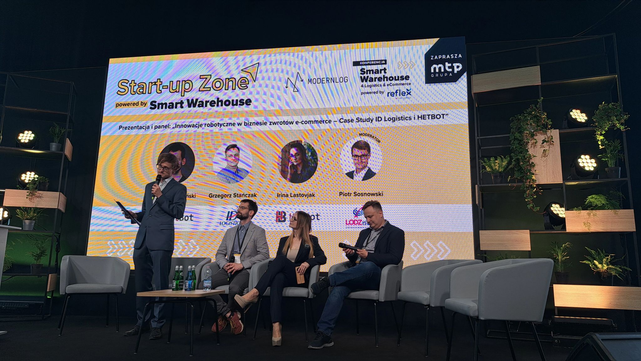 Dr Piotr Sosnowski podczas konferencji