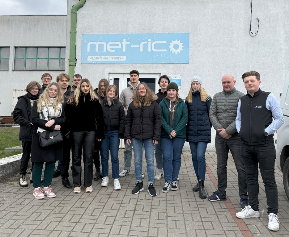 Wizyta logistyków w firmie, zdjęcie uczestników