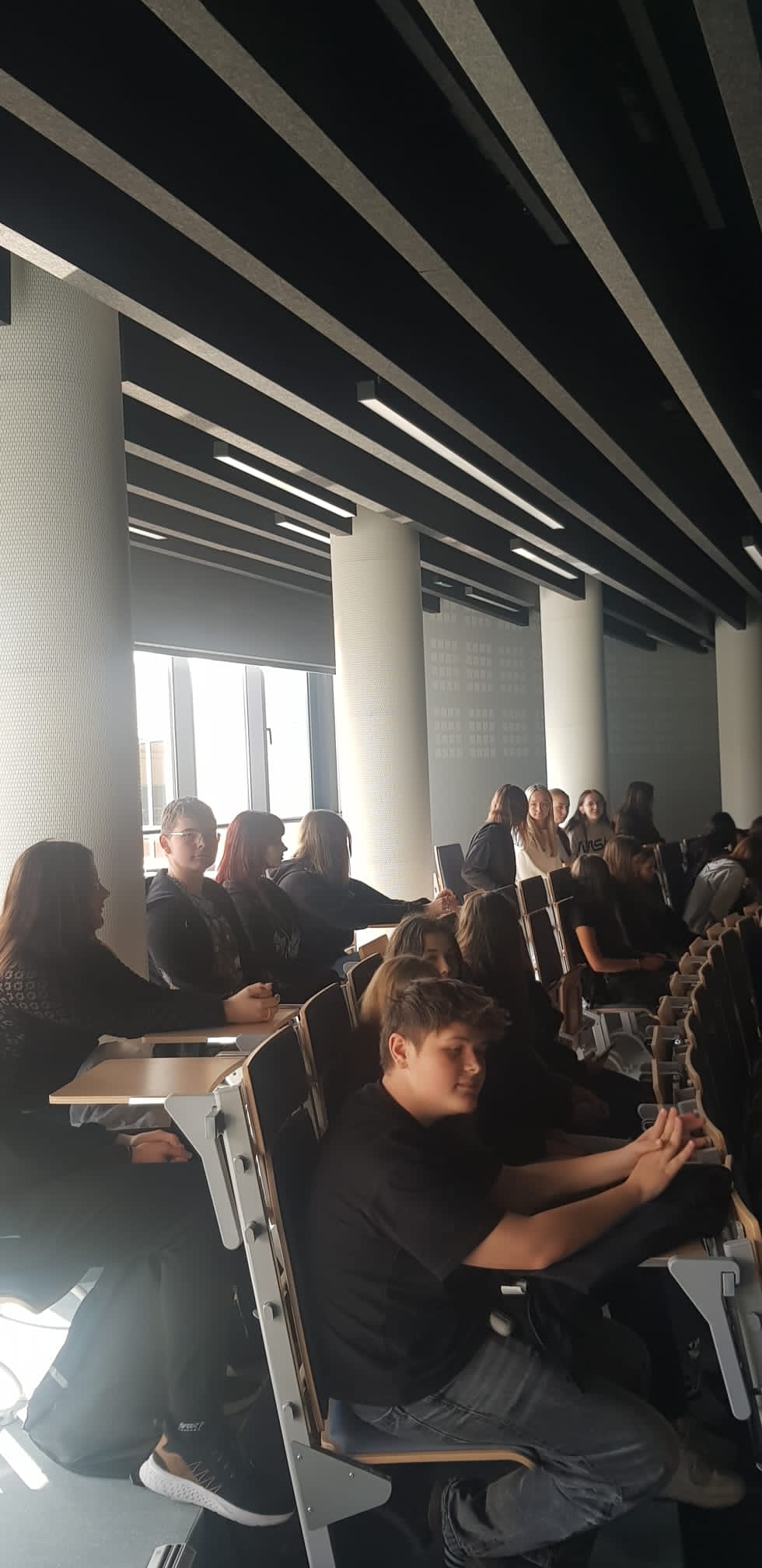 młodzież podczas spotkania