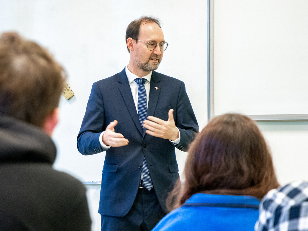 Fotorelacja z wizyty Ambasadora Republiki Czeskiej na Wydziale Filologicznym