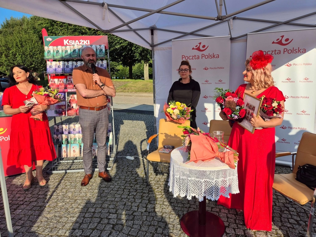 Zdjęcie z promocji książki z udziałem dr Eweliny Kostrzewskiej