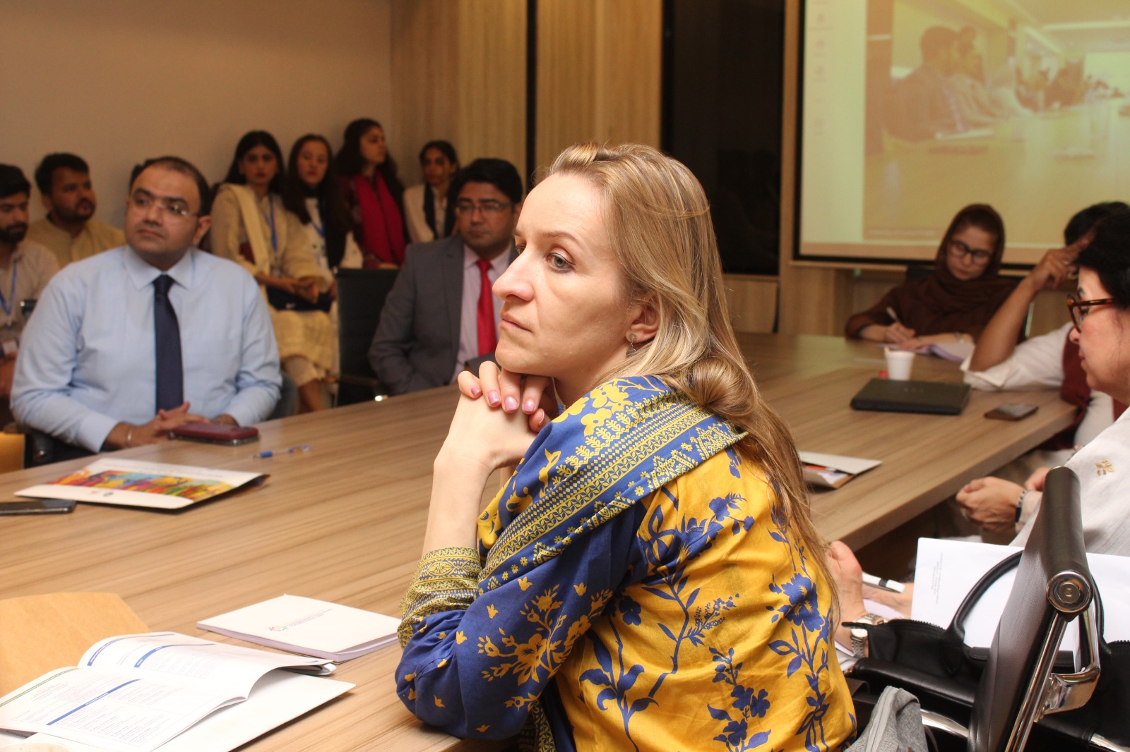 dr Maria Eleonora Hebisz w trakcie debaty na temat znaczenia i wyzwań dla demokracji we współczesnym świecie. 