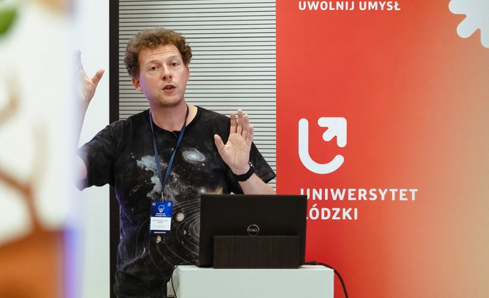 prof. dr hab. Julian Sitarek