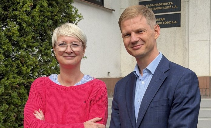 Zdjęcie prof. de Lazari-Radek i prowadzącego Błażeja Modera