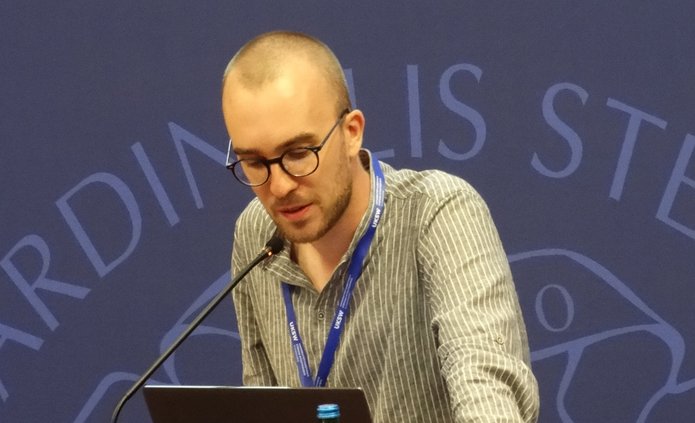 Piotr Statucki presents at the 2025 EUSSSI conference