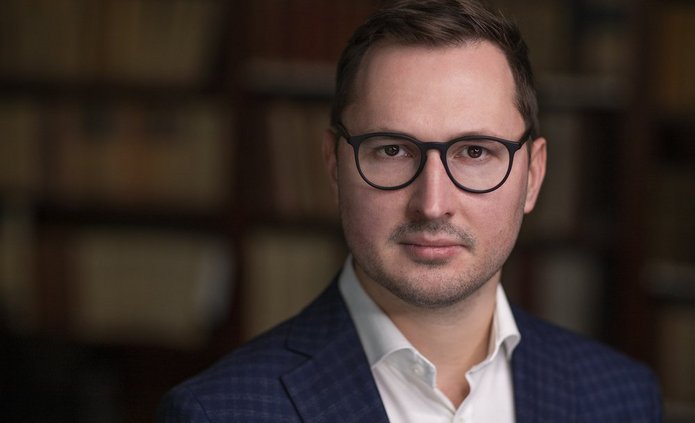Portrait of Dr Adam Sitarek