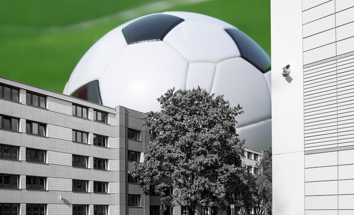 Akademiki UniLodz i piłka do gry w tle