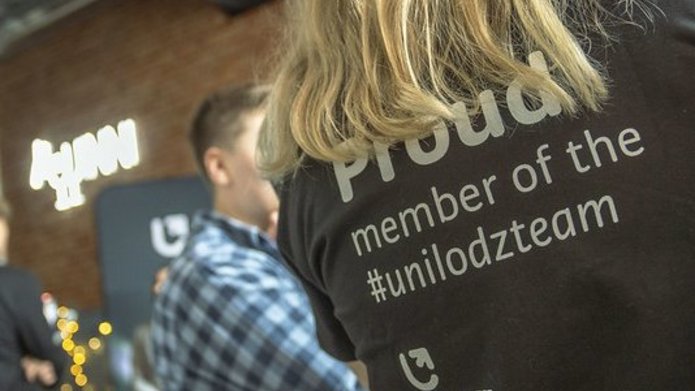 Uczestniczka majowego Śniadania Prasowego UŁ