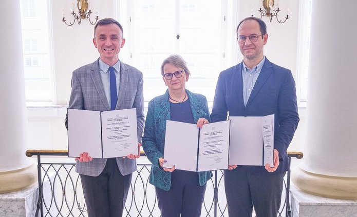 trójka laureatów