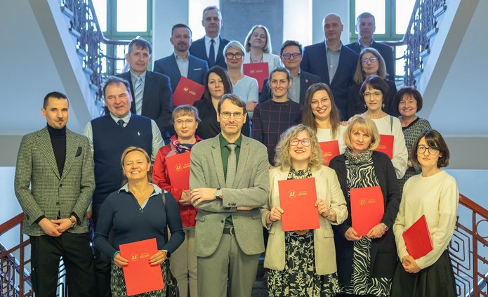 Laureaci nagród za osiągnięcia dydaktyczne i organizacyjne w UniLodz