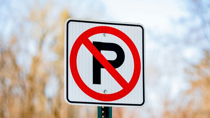 znak zamkniętego parkingu
