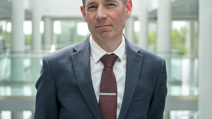 prof. Martin Hinton