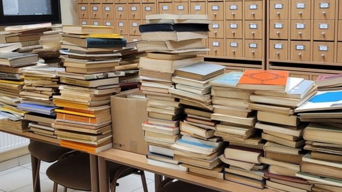 Książki w Bibliotece Instytutu Historii UŁ