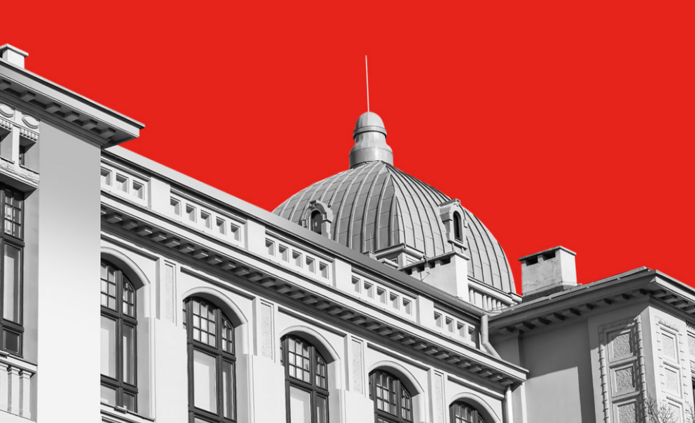 Zdjęcie przedstawia górne piętro rektoratu