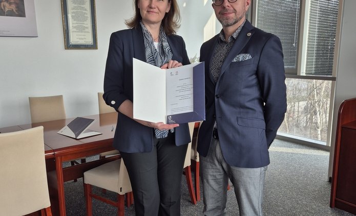prof. Rafał Zarębski i dyrektor Sylwia Blomberg