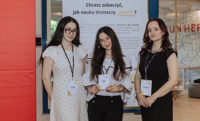 ludzie na konferencji