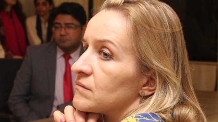 dr Maria Eleonora Hebisz w trakcie debaty na temat znaczenia i wyzwań dla demokracji we współczesnym świecie. 