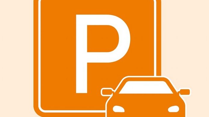 na kwadratowym pomarańczowym tle literka "P" oznaczająca parking i na to naniesione auto osobowe