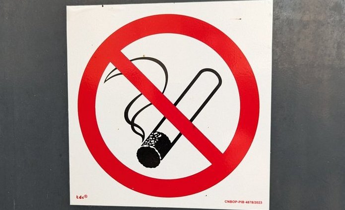 zakaz palenia
