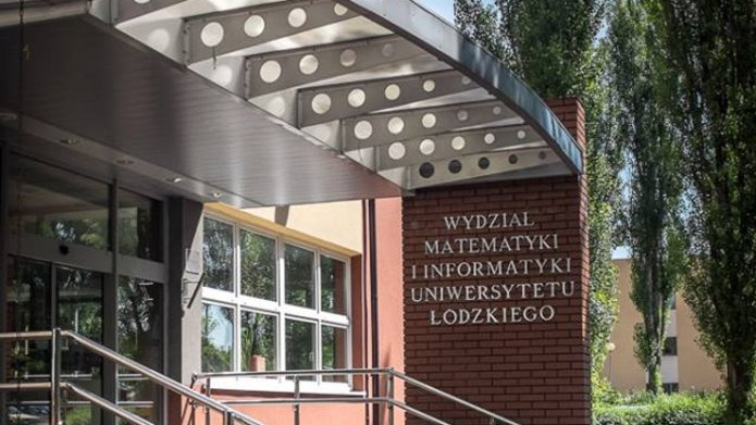 wejście do budynku