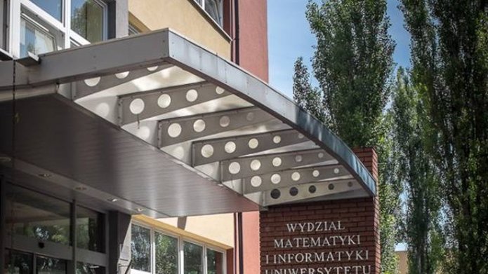 wejście do budynku Wydziału