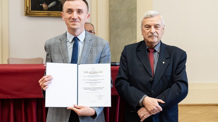 Damian Bębnowski z nagrodą