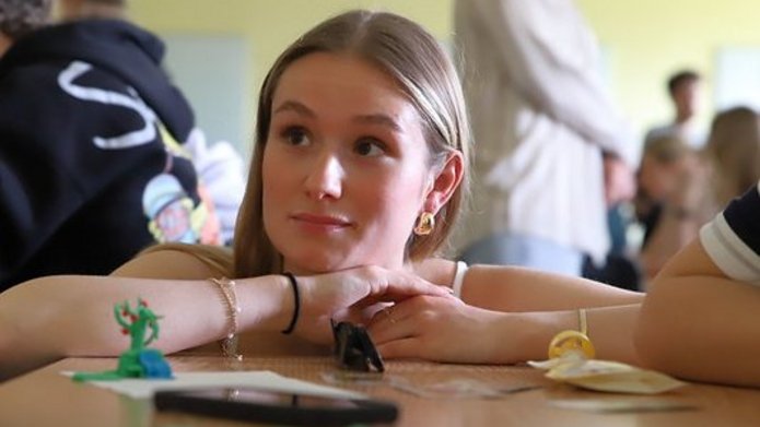 studentka kierunku na zajęciach otwartych dla kandydatów