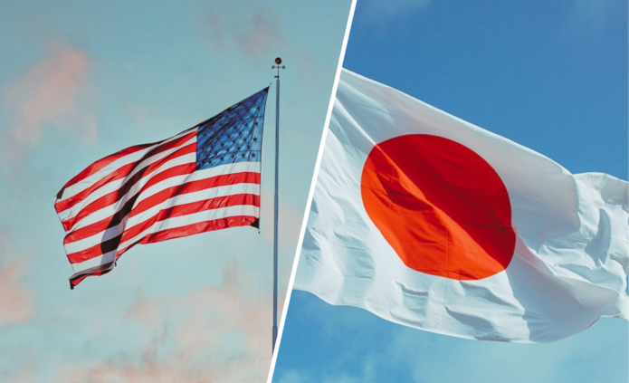 Po lewej stronie powiewająca flaga Stanów Zjednoczonych, a po prawej stronie powiewająca flaga Japonii/On the left side, the waving flag of the United States, and on the right side, the waving flag of Japan 