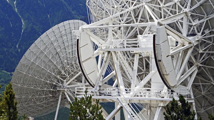 Obraz zawierający: teleskop na wolnym powietrzu, 