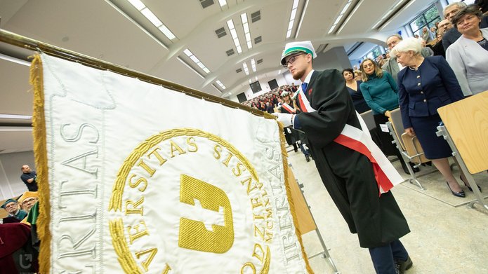 Poczet sztandarowy w czasie uroczystości z okazji DEN