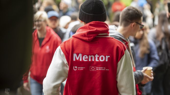 grafika promująca program Mentor UŁ