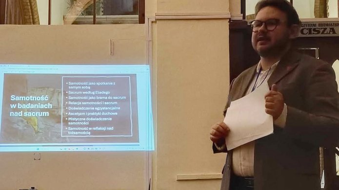 Kamil Ludwiczak na konferencji