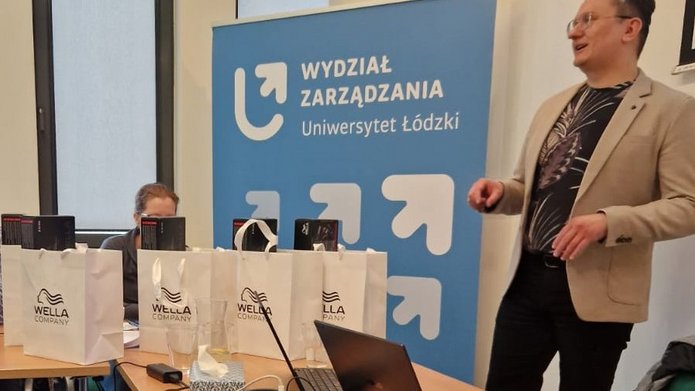 uczestnicy BIP w sali zajęć