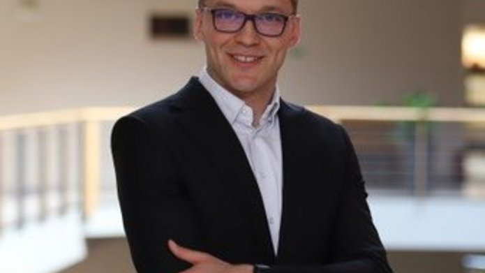 dr Dominik Skowroński