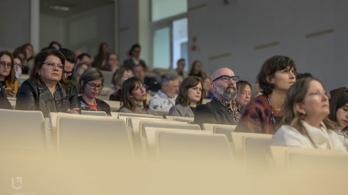 uczestnicy konferencji na auli