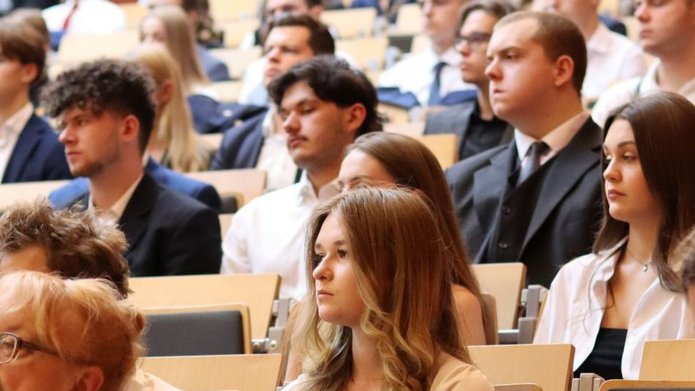 Aula pełna studentów