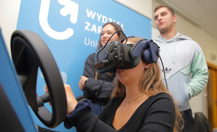 Symulatory na zajęciach ze studentami Logistyki w biznesie