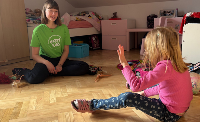 Maja z psychologii prowadzi zajęcia z Mają, podopieczną Happy Kids