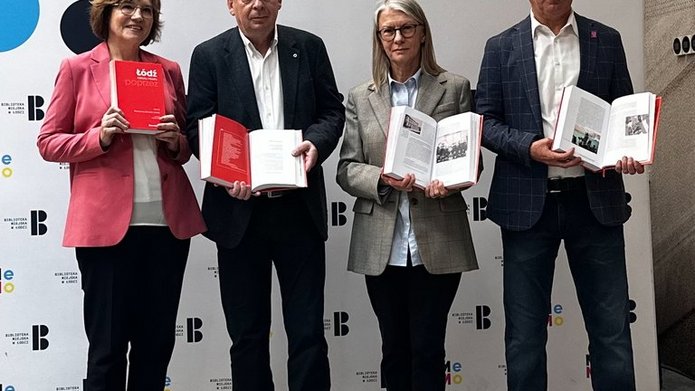 Uczestnicy konferencji prasowej zapowiadającej premierę 5. tomu monografii „Łódź poprzez wieki. Historia miasta” 