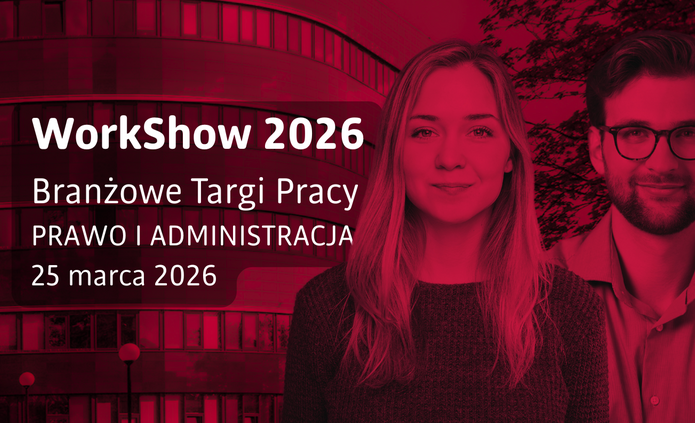 Student i studentka na tle budynku wydziału