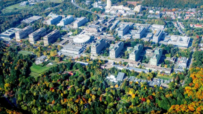 widok Uniwersytetu w Bochum z lotu ptaka