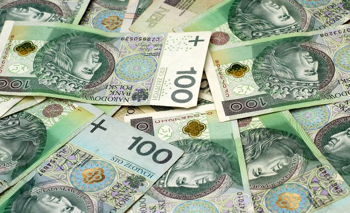 banknoty o nominale 100 zł