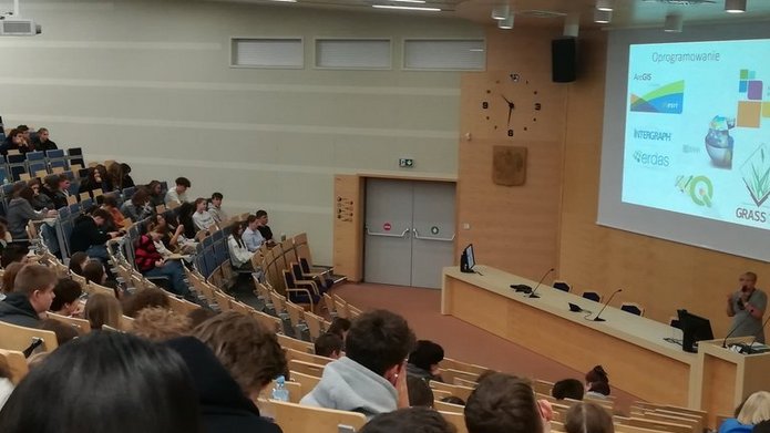 W dniu 16.04. br. odbyła się XXIII edycja Festiwalu Nauki, Techniki i Sztuki połączona z Dniem Geografa i Otwartymi Drzwiami Wydziału Nauk Geograficznych.