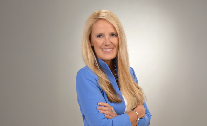 Naukowczyni w niebieskim żakiecie