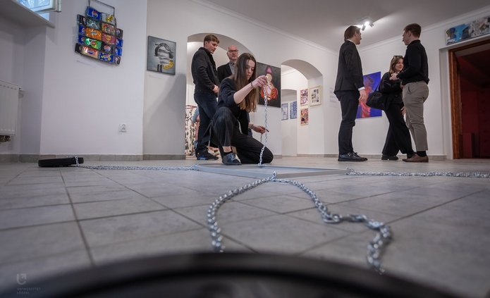 Wernisaż w pałacowej piwnicy