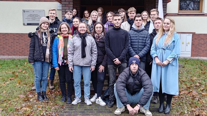 Grupa studentów i studentek
